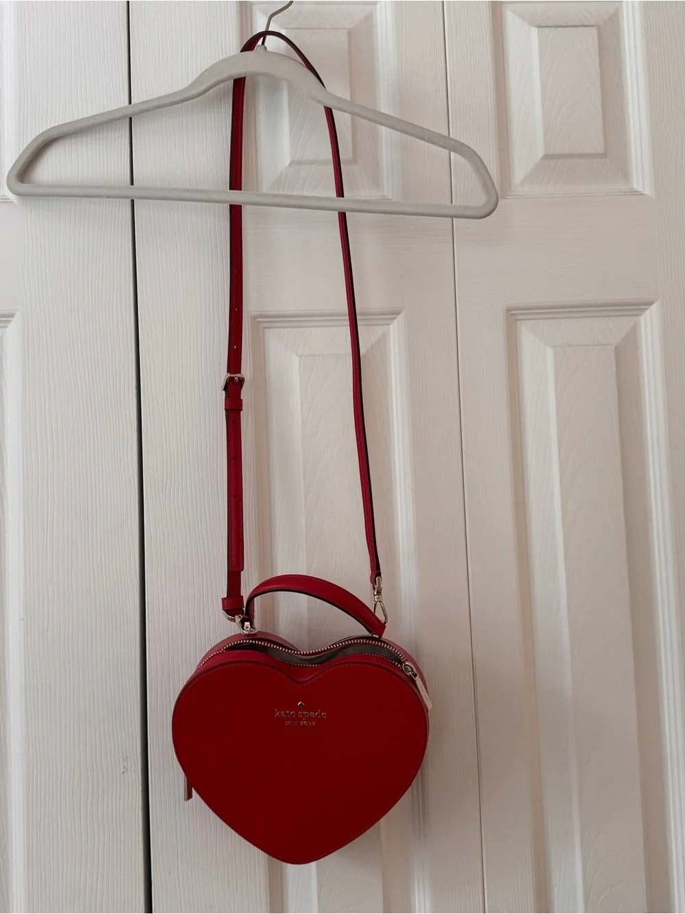 kate spade red heart-shaped crossbody - Picture 2 of 7